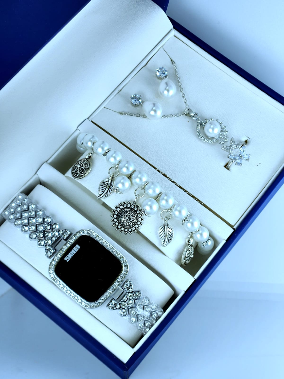 Watch Combo Gift Set for Women – Stylish Bracelet, Pendant, Ring & Earrings | লেডিস পার্ল ঘড়ি সেট