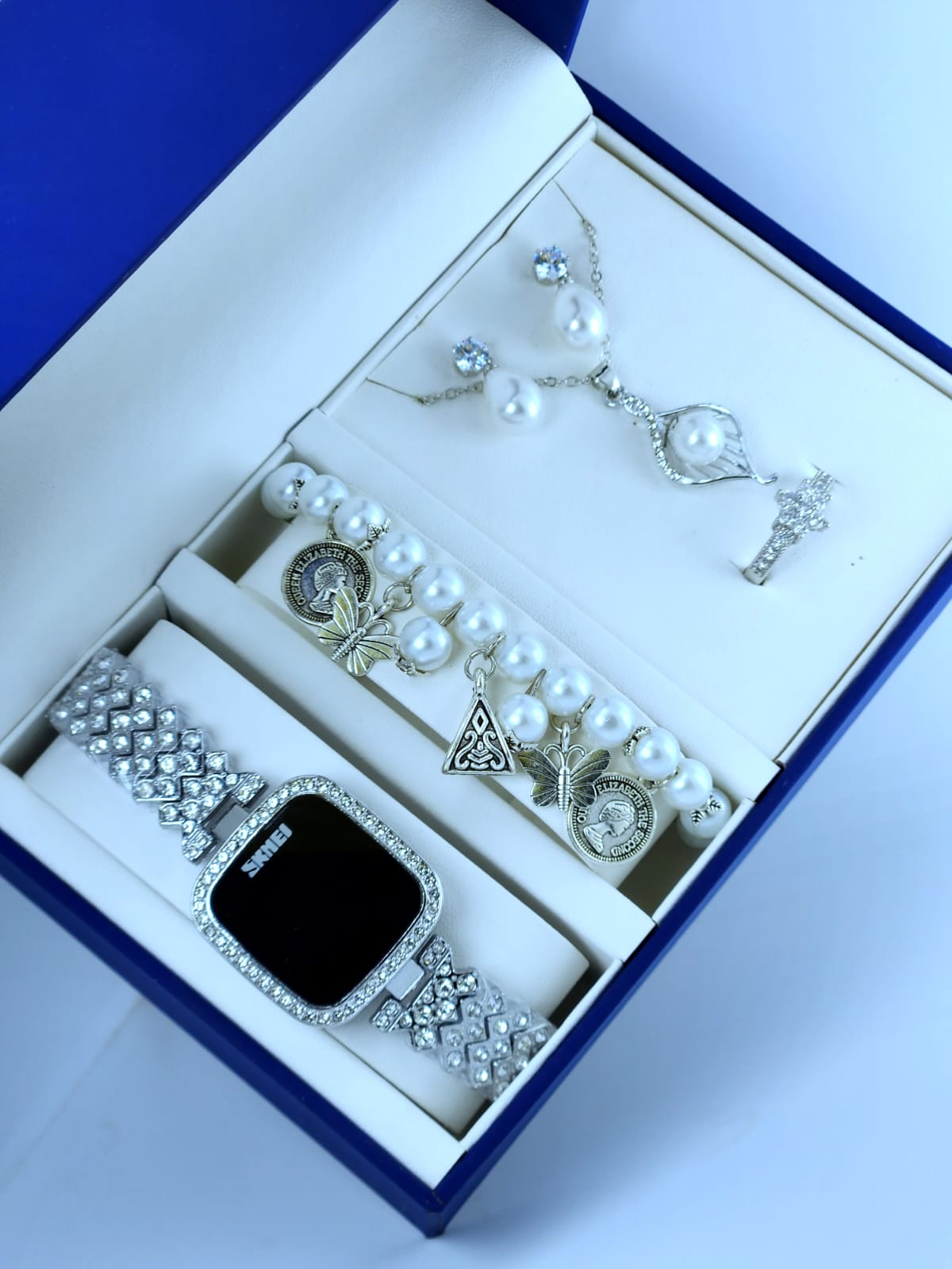 Watch Combo Gift Set for Women – Stylish Bracelet, Pendant, Ring & Earrings | লেডিস পার্ল ঘড়ি সেট